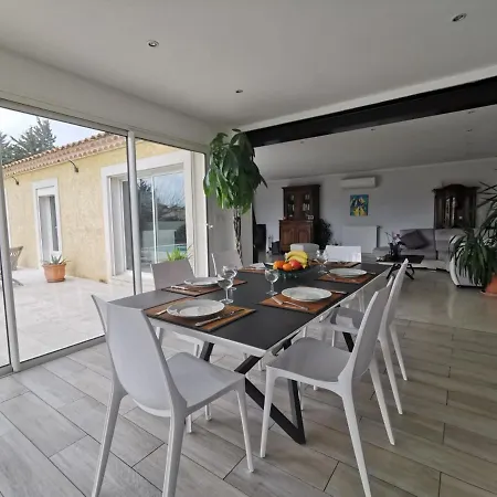 Maison Rochefort-du-gard, 8 Pieces, 8 Personnes - Fr-1-698-13 Tatil Evi Assencieres